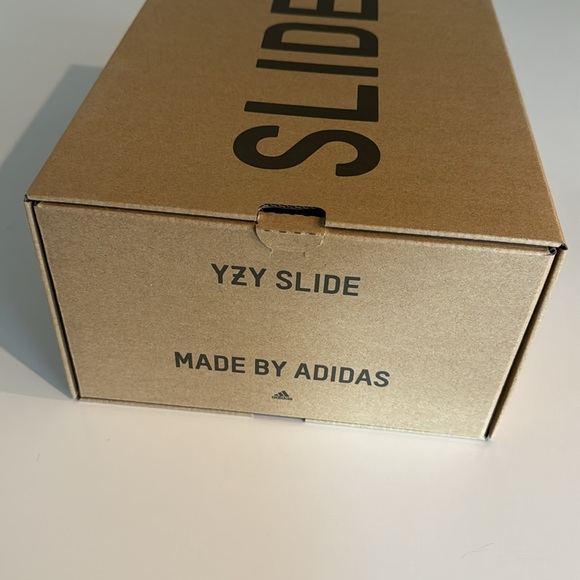 NIB YEEZY SLIDES MEN’S 8 DAKONY GREY - Picture 8 of 12
